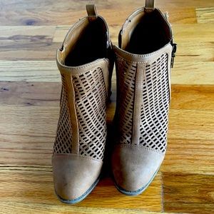 G BY GUESS BROWN BOOTIES
